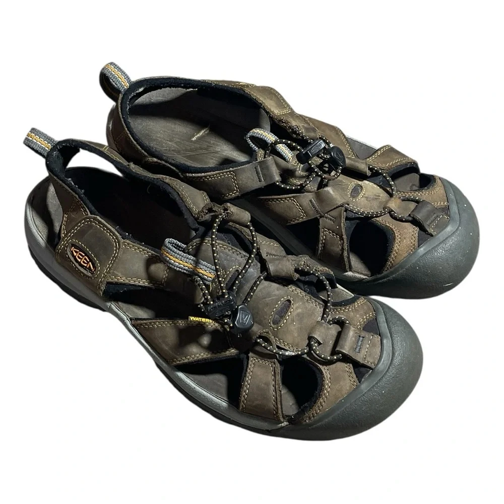F7- Keen Men’s 9.5 Brown Outdoor Sandals